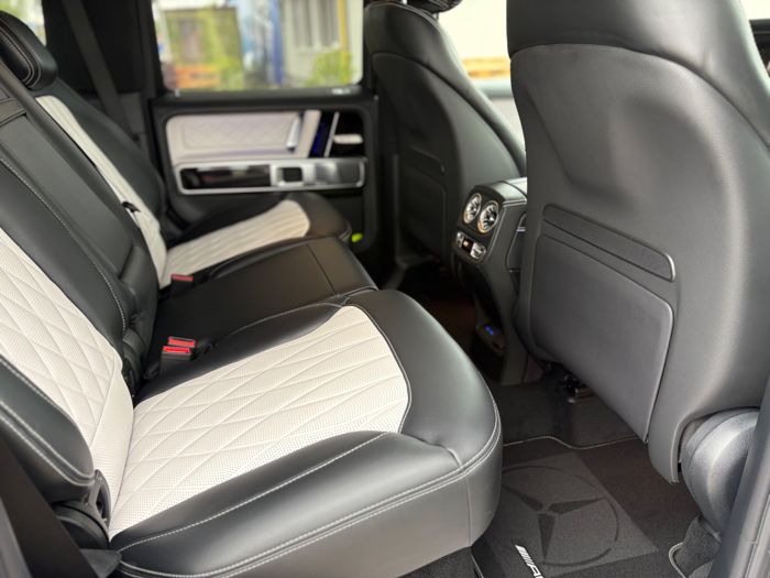 Zadní sedadla Mercedes-Benz G-Class