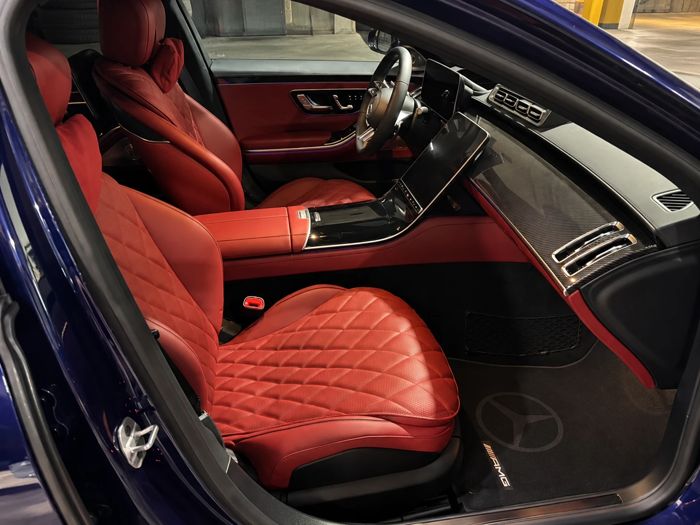 Červený kožený interiér Mercedes-Benz S-Class